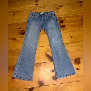 Maurices Low Rise Flare Jeans Size 7/8 Regular Medium Wash Cotton